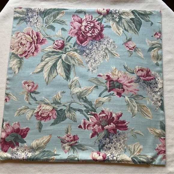 Custom euro pillow 26” X 26” - Picture 3 of 6